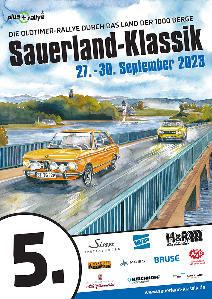 Plakat für die 5. Oldtimer-Rallye Sauerland-Klassik, die vom 27. bis 30. September 2023 stattfindet, mit Oldtimern auf einer malerischen Brücke und Sponsorenlogos am unteren Rand.